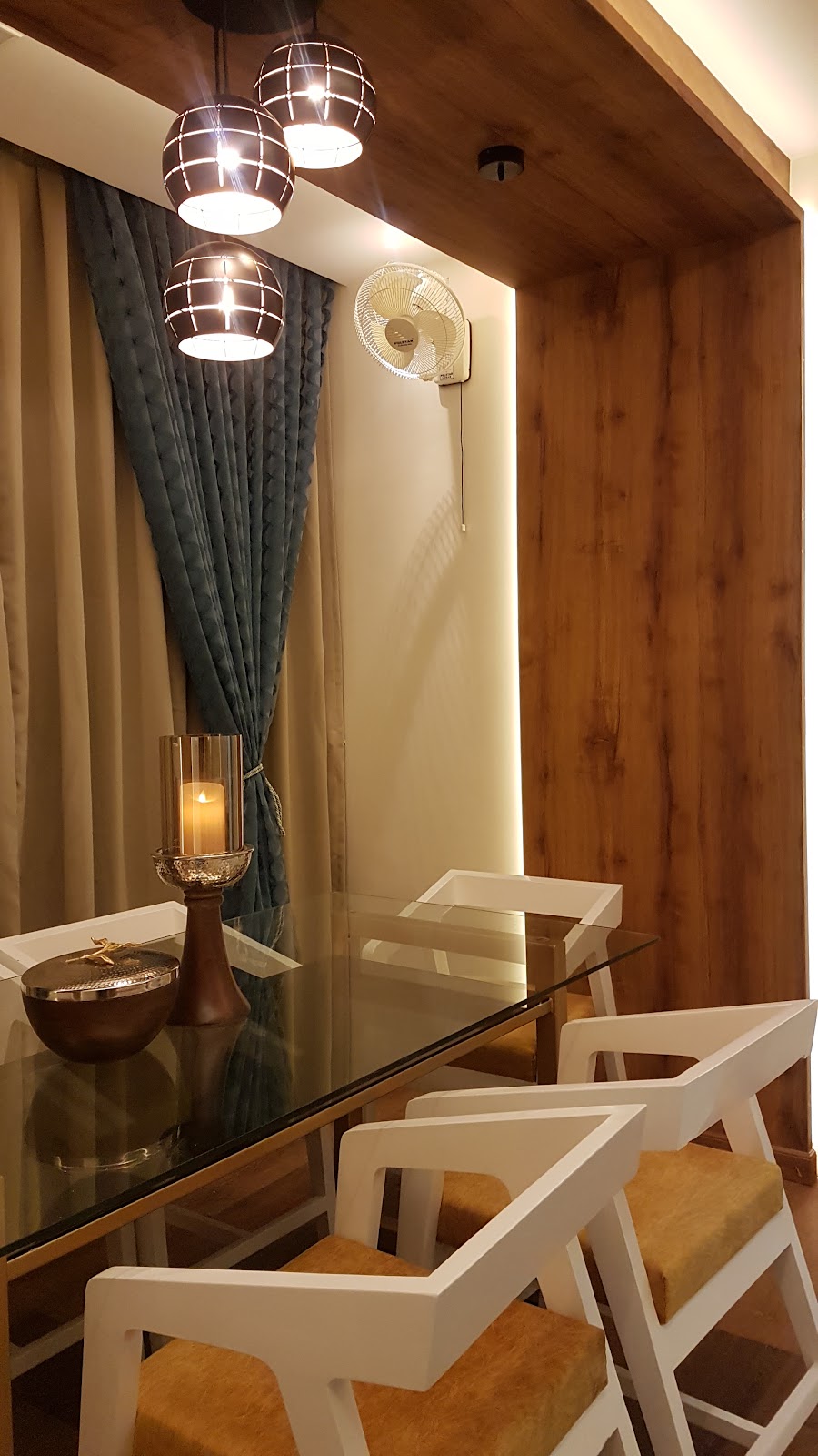 Contemporary Dining Nook